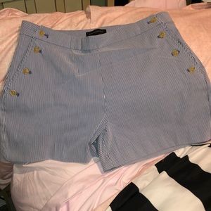 Beautiful, unique NWOT Banana Republic shorts.
